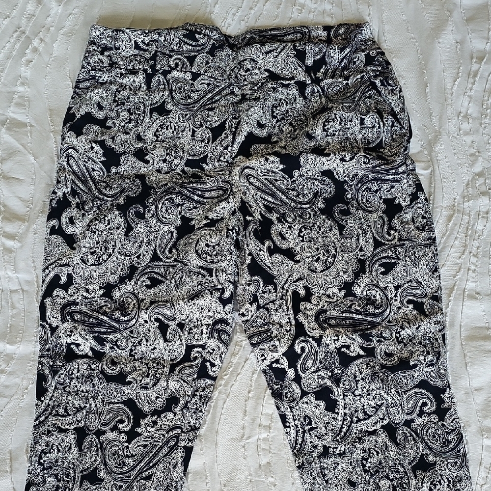 Navy and White Paisley Cropped Pants Sixe XL